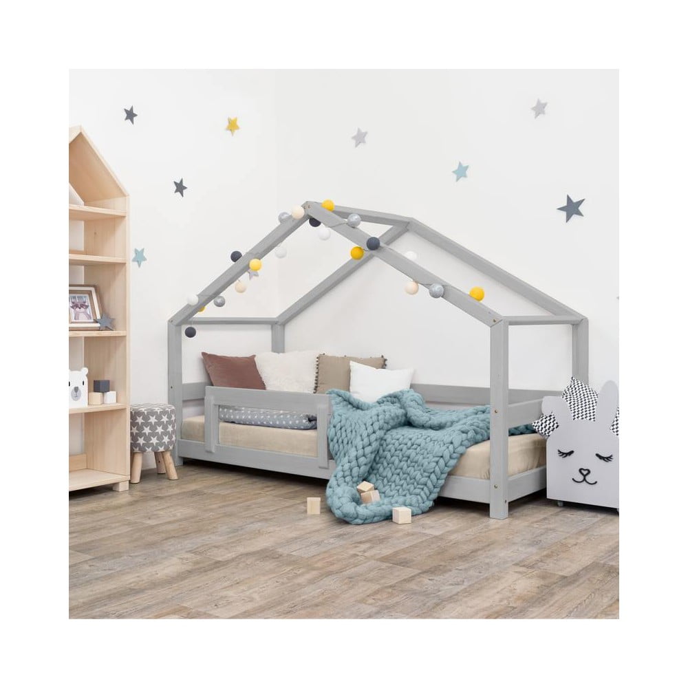 Sivá detská posteľ domček s bočnicou Benlemi Lucky 90 x 200 cm