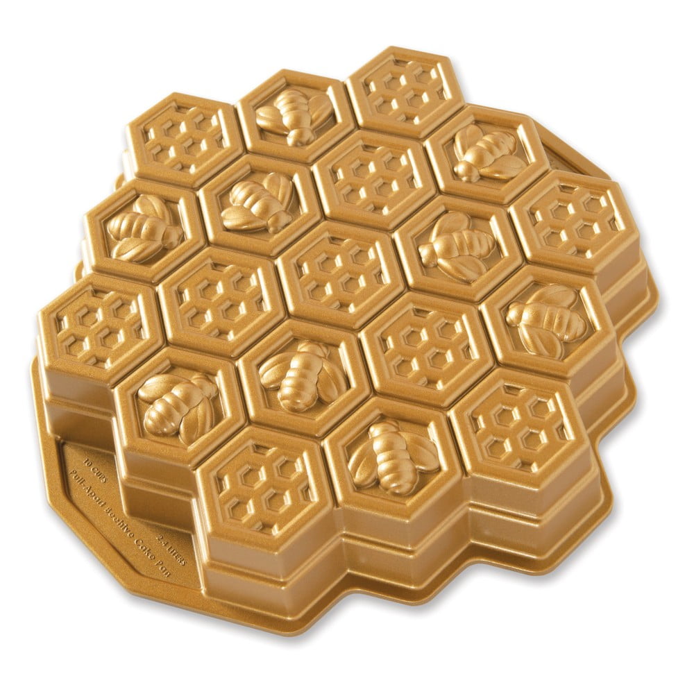 Forma na pečenie v tvare medového plátu v zlatej farbe Nordic Ware Bee 24 l